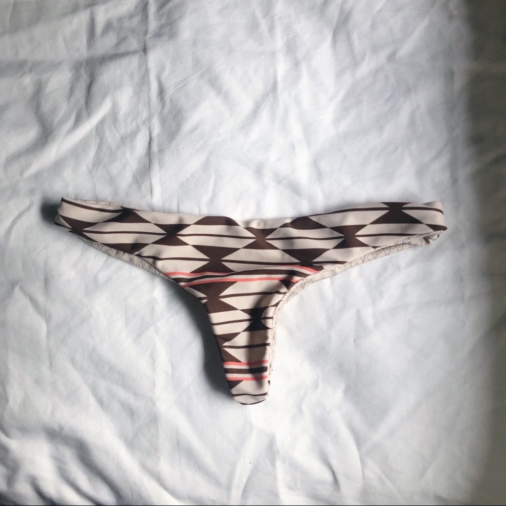 SOLD 💐 ACACIA • Native Hookipa